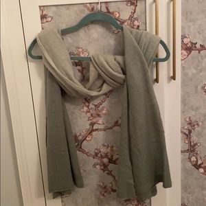 Pistachio green cashmere scarf